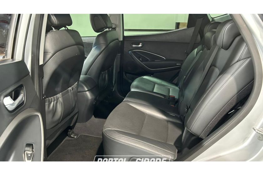 Hyundai Santa