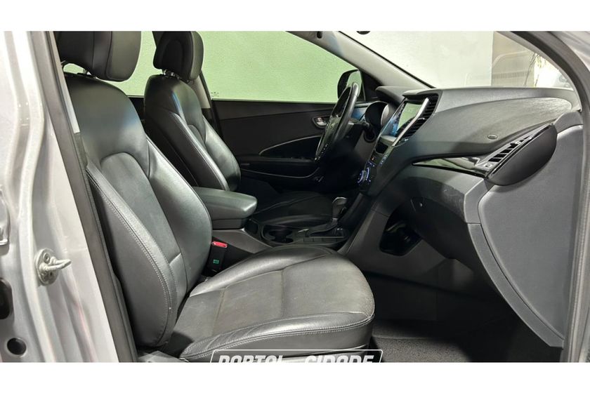 Hyundai Santa