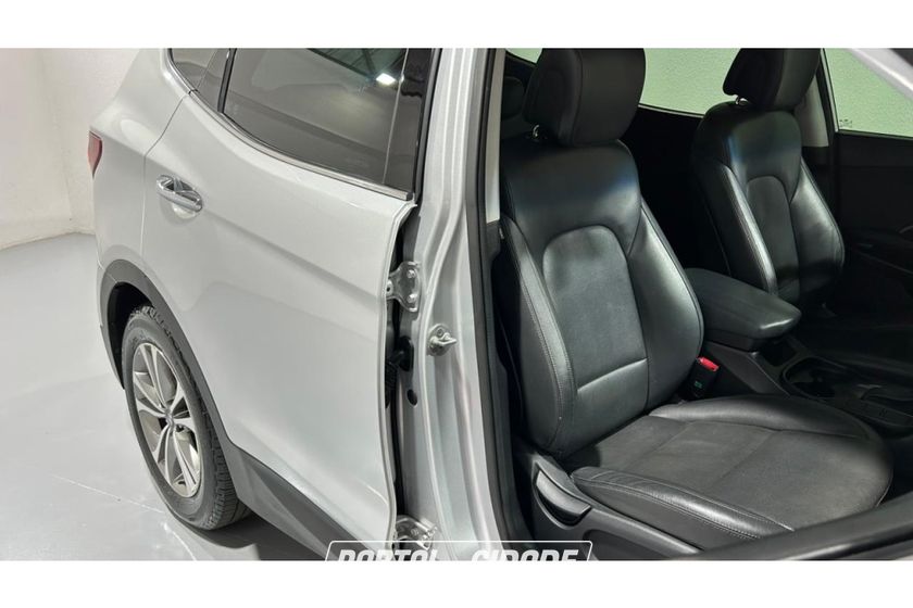 Hyundai Santa
