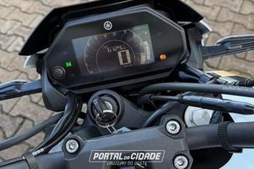 YAMAHA FZ25
