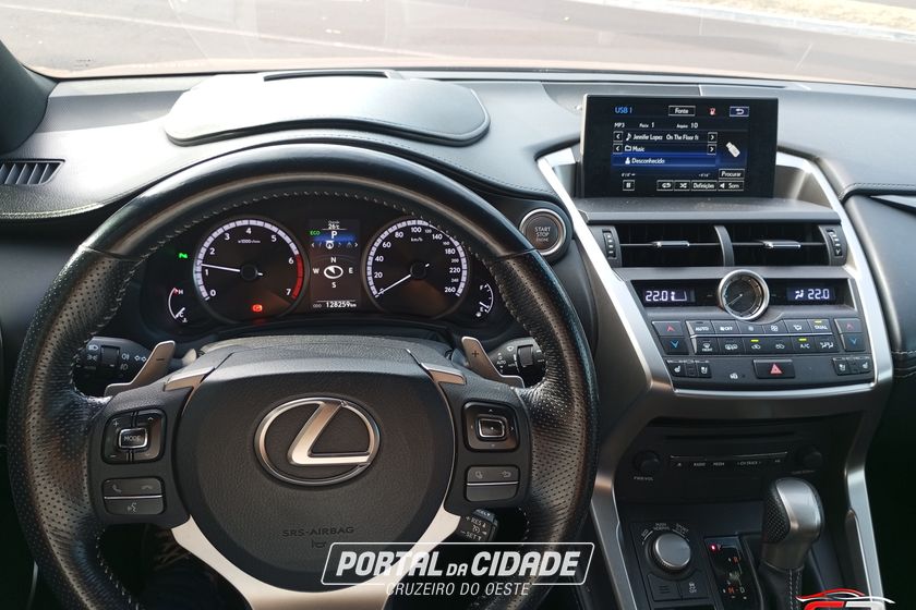 Lexus NX-200t