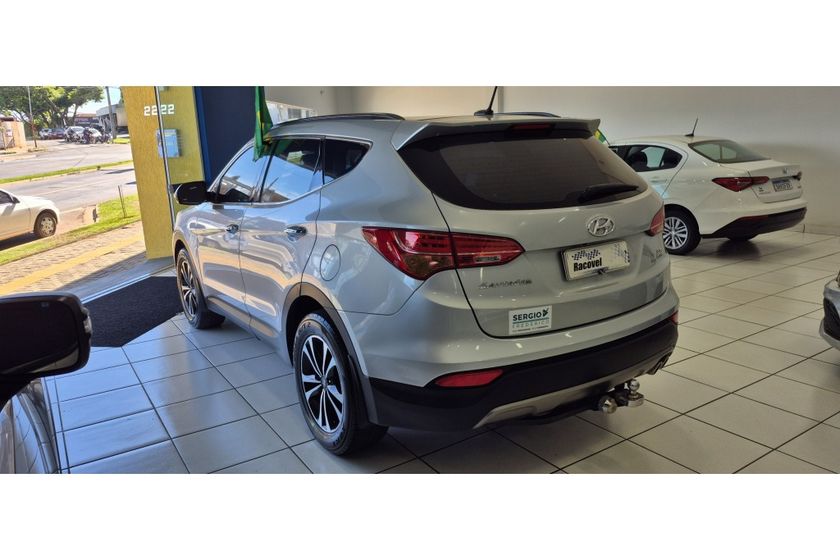 Hyundai Santa