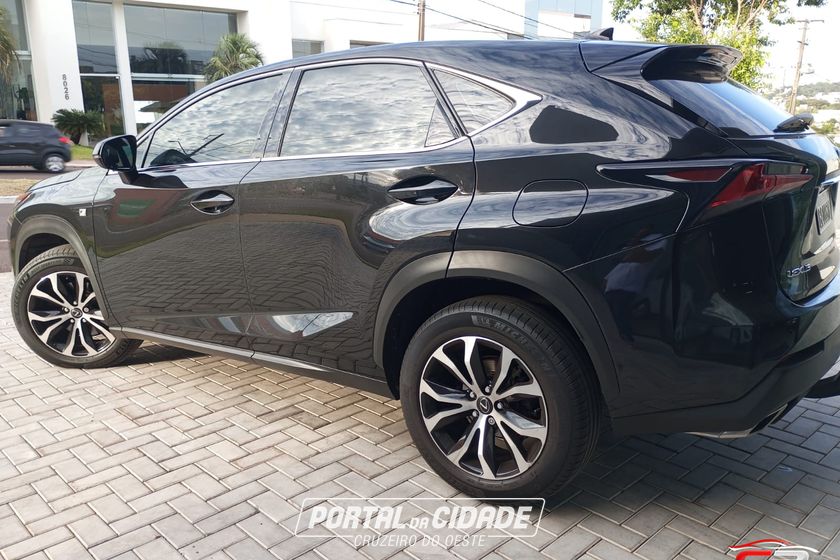 Lexus NX-200t