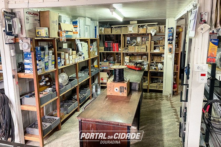Sal&atilde;o Comercial &agrave; venda - 140m&sup2; - Centro