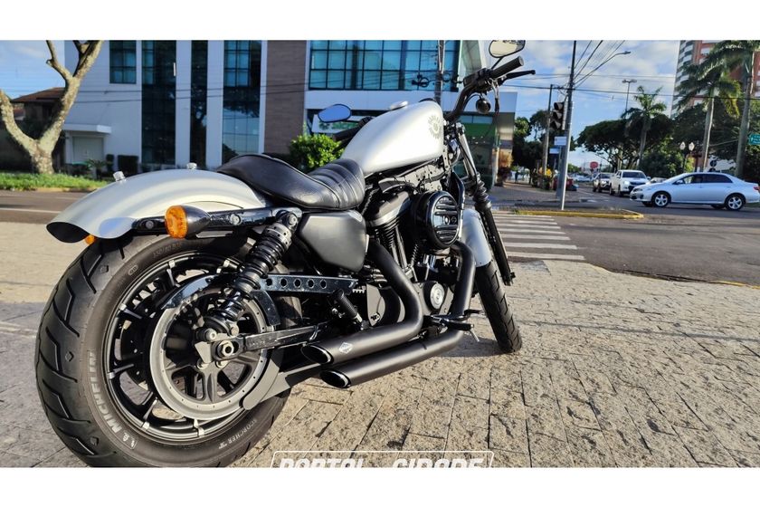 HARLEY-DAVIDSON XL