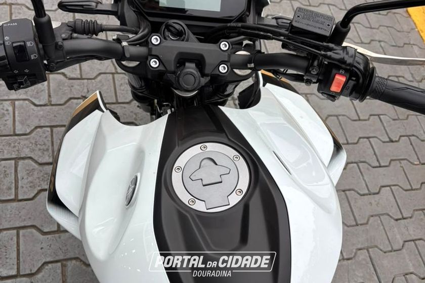 YAMAHA FZ25