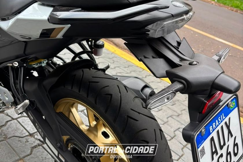 YAMAHA FZ25
