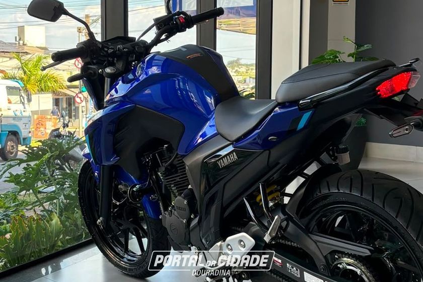 YAMAHA FZ25