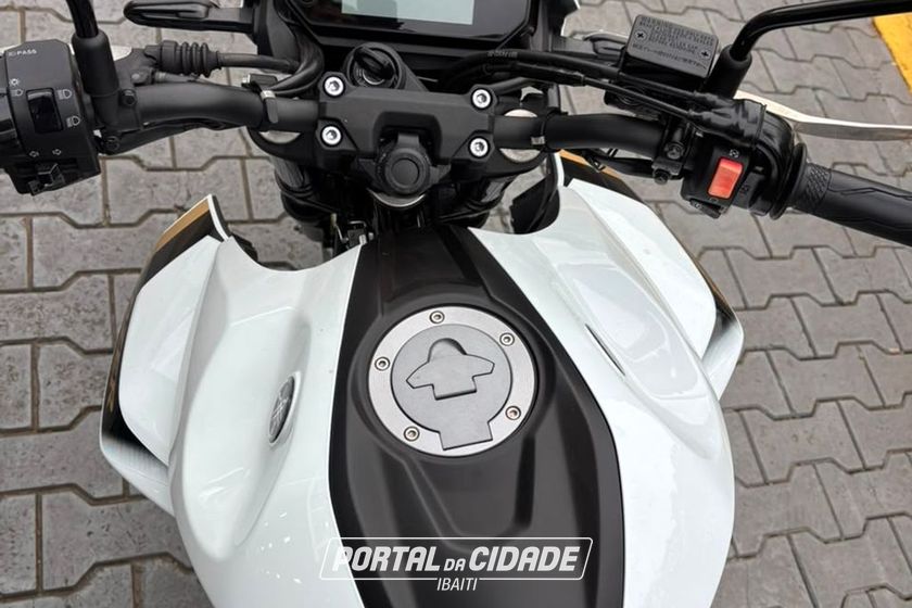 YAMAHA FZ25