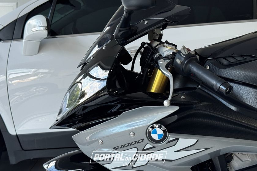 BMW S