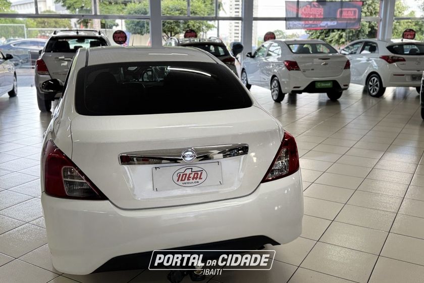 Nissan VERSA