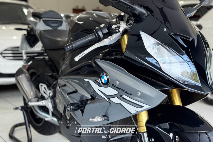 BMW S