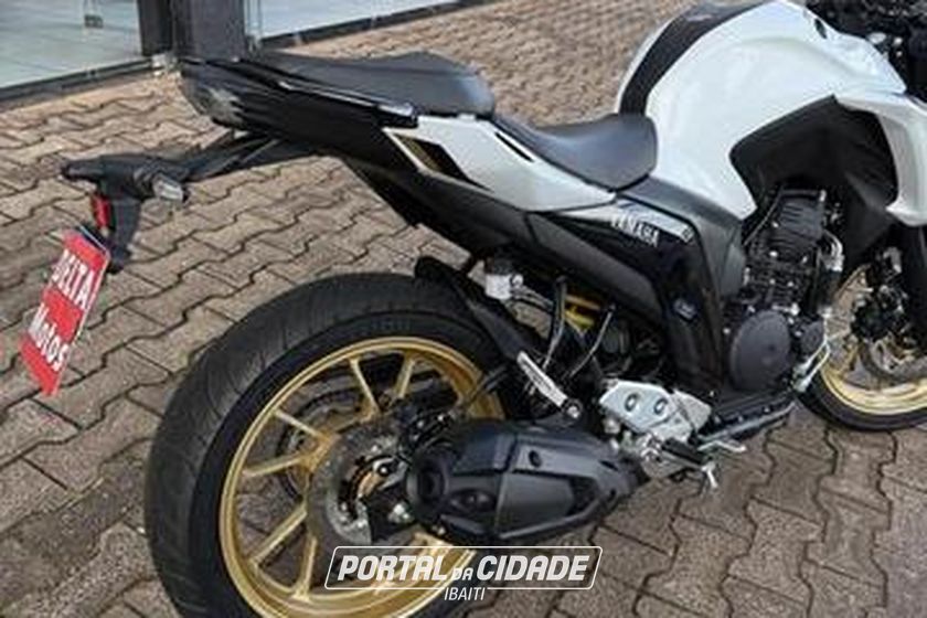 YAMAHA FZ25