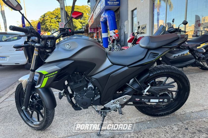 YAMAHA FZ25