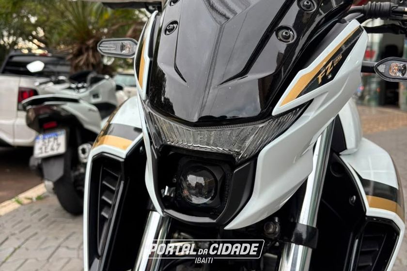YAMAHA FZ25