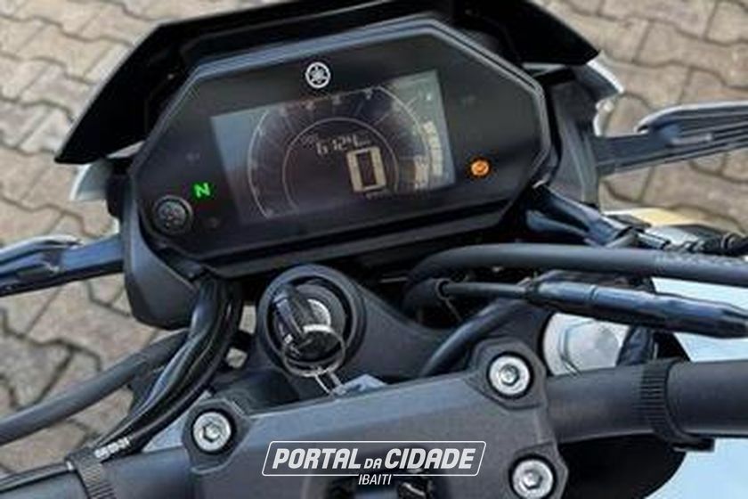 YAMAHA FZ25
