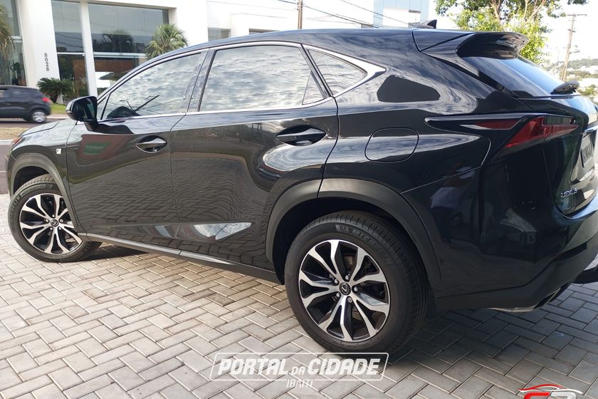 Lexus NX-200t