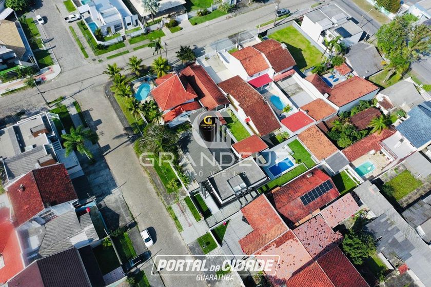 Terreno &agrave; venda - 127m&sup2; - Centro