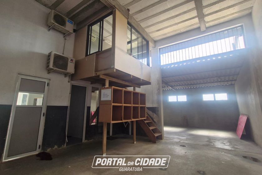 Sala Comercial para alugar - 300m&sup2; - cohapar
