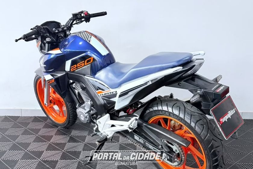 HONDA CB