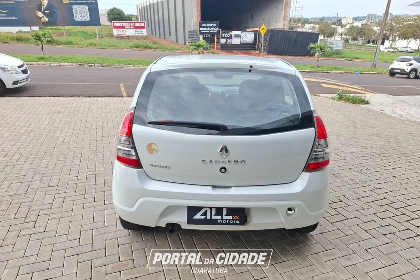 Renault SANDERO
