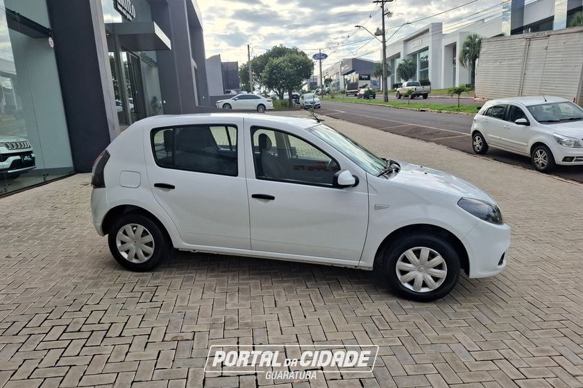 Renault SANDERO