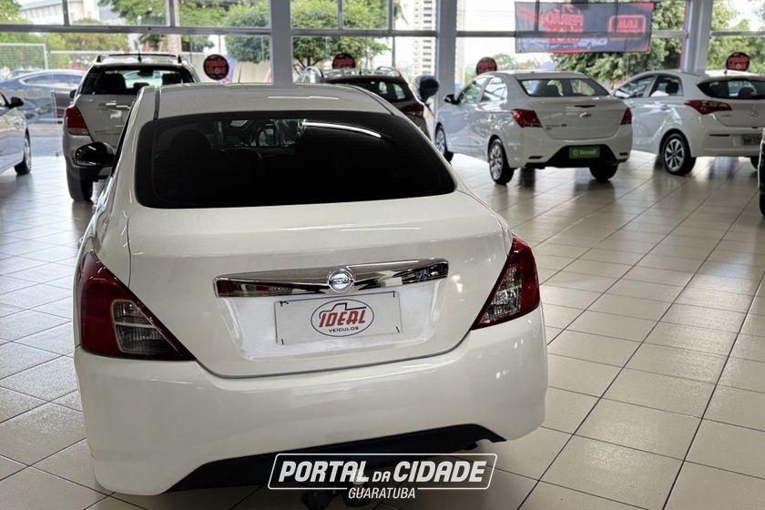 Nissan VERSA