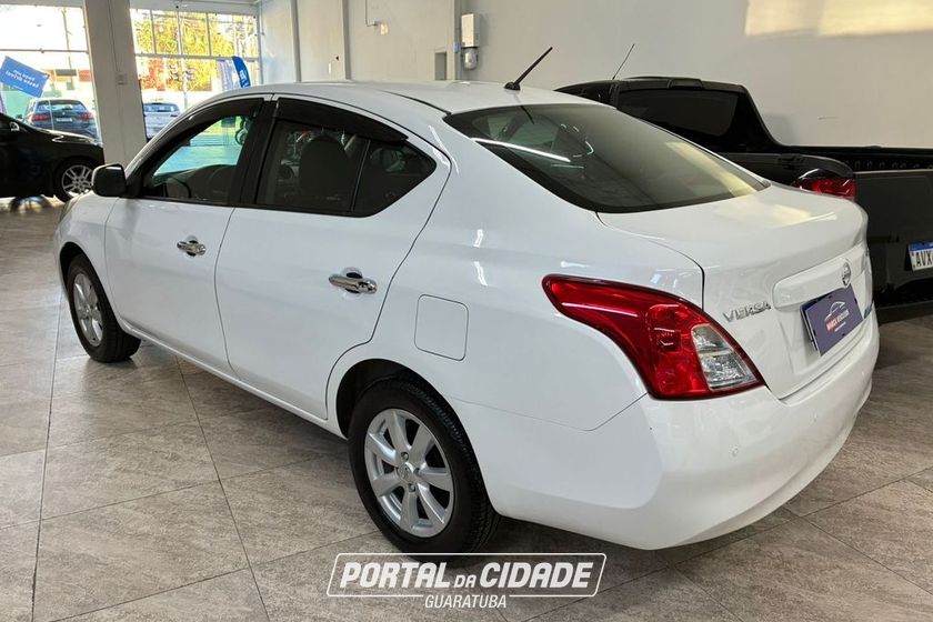 Nissan VERSA