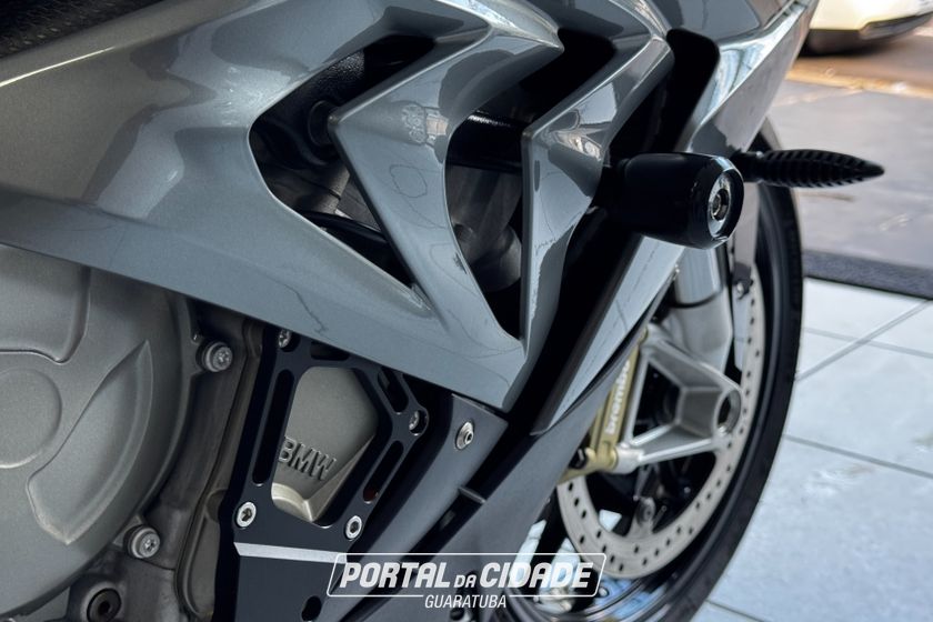 BMW S