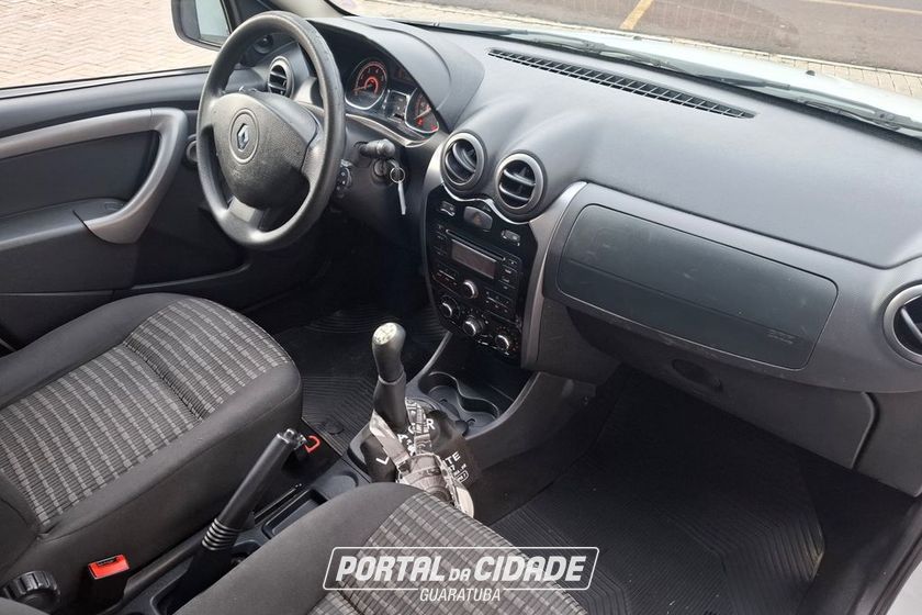 Renault SANDERO