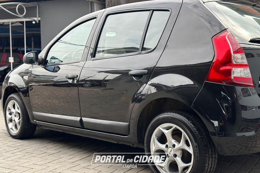 Renault SANDERO