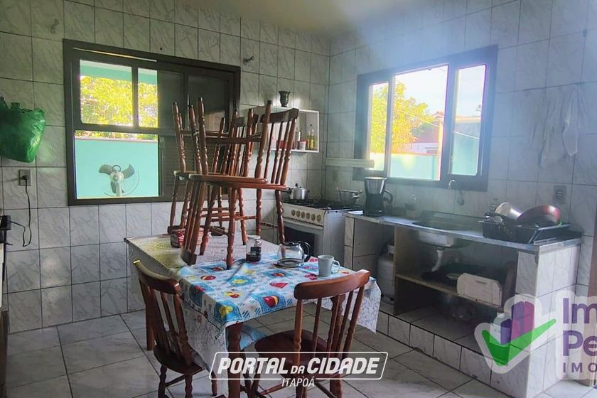 Sobrado para alugar - 216m&sup2; - Barra do Sa&iacute;