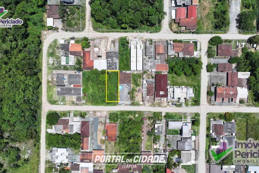 Terreno &agrave; venda - 360m&sup2; - Centro