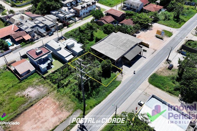 Terreno &agrave; venda - 360m&sup2; - Centro