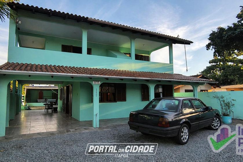 Sobrado para alugar - 216m&sup2; - Barra do Sa&iacute;