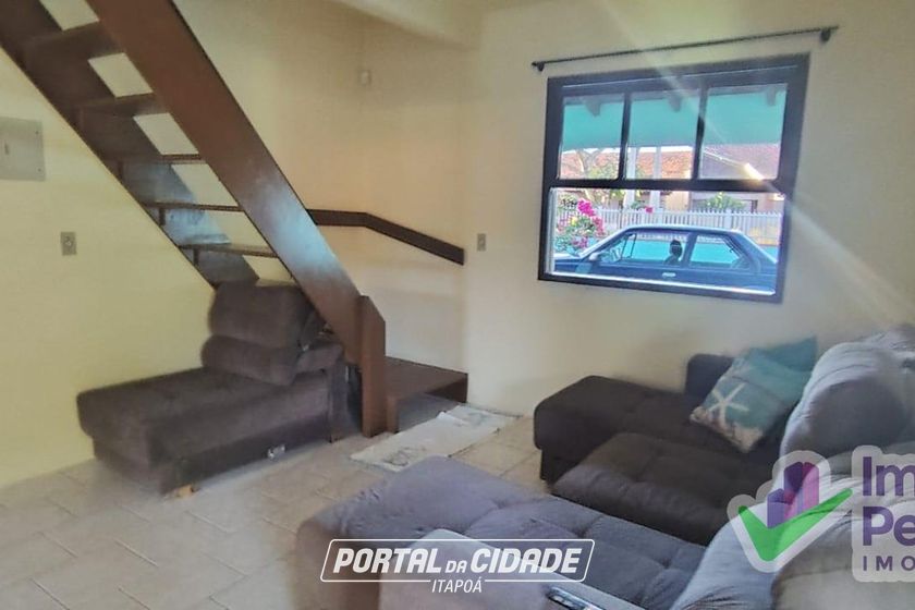 Sobrado para alugar - 216m&sup2; - Barra do Sa&iacute;