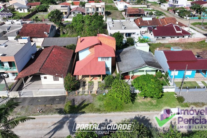 Casa &agrave; venda - 225m&sup2; - Barra do Sa&iacute;