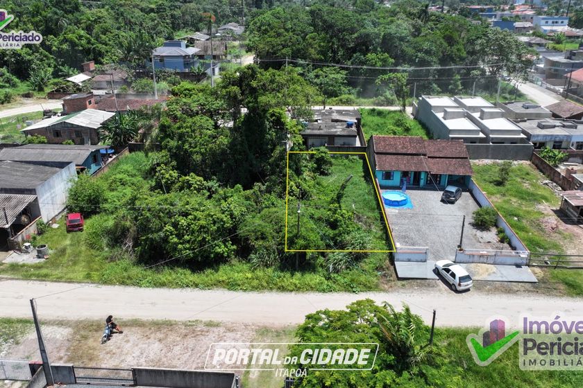 Terreno &agrave; venda - 360m&sup2; - Centro