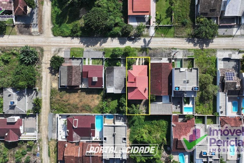 Casa &agrave; venda - 225m&sup2; - Barra do Sa&iacute;