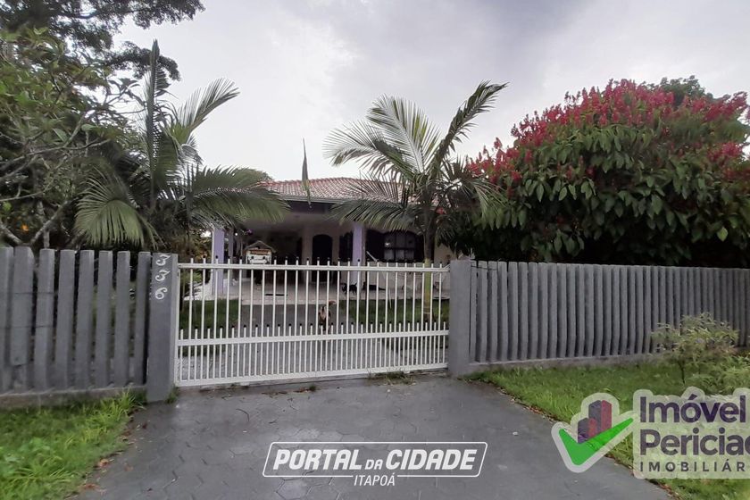 Casa &agrave; venda - 203m&sup2; - Centro