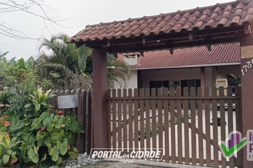 Casa &agrave; venda - 138m&sup2; - Itapema do Norte