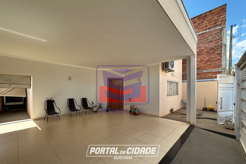 Casa &agrave; venda - 210m&sup2; - Centro