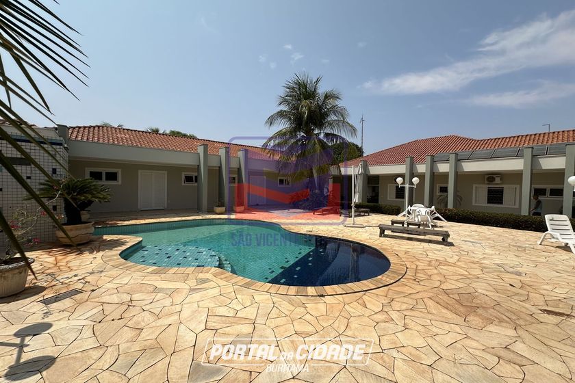 Casa para alugar - 820m&sup2; - Centro