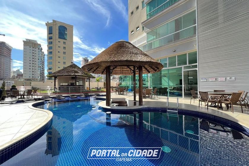 Apartamento &agrave; venda - 135m&sup2; - Meia Praia