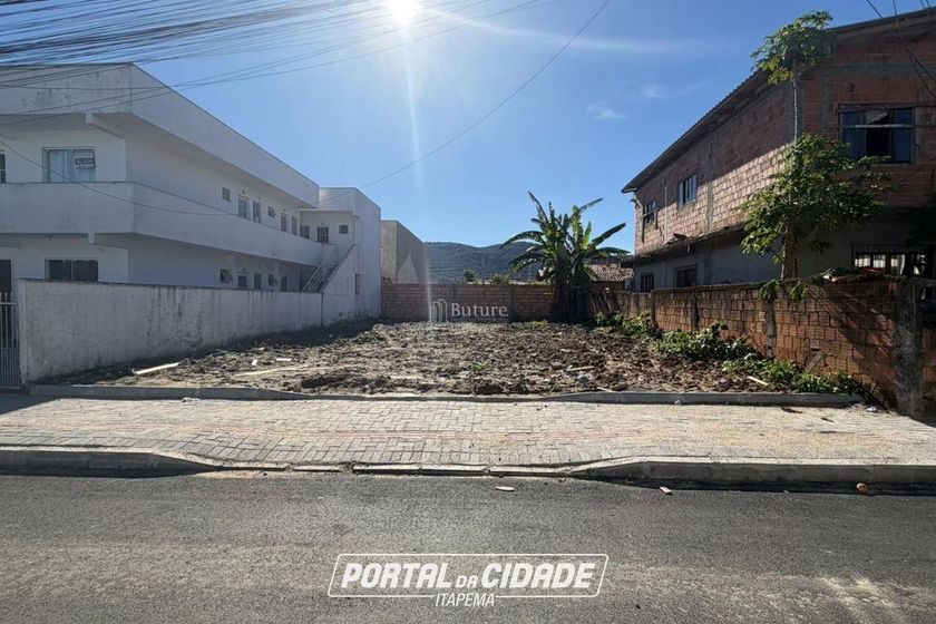 Terreno &agrave; venda - 272m&sup2; - Morretes