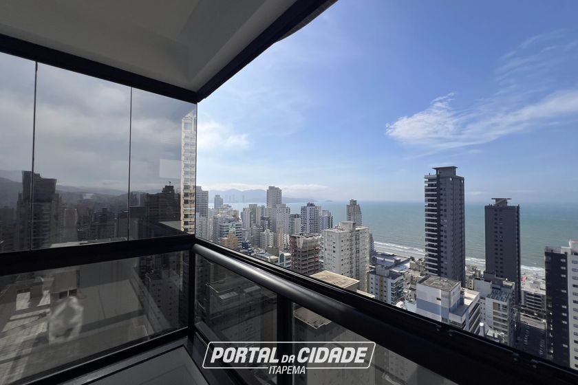 Apartamento &agrave; venda - 206m&sup2; - Meia Praia