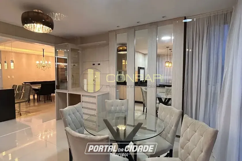 Apartamento &agrave; venda - 170m&sup2; - Meia Praia
