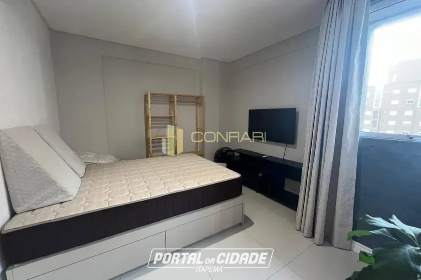 Apartamento para alugar - 107m&sup2; - meia praia
