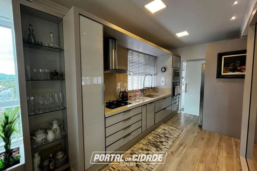 Apartamento &agrave; venda - Meia Praia