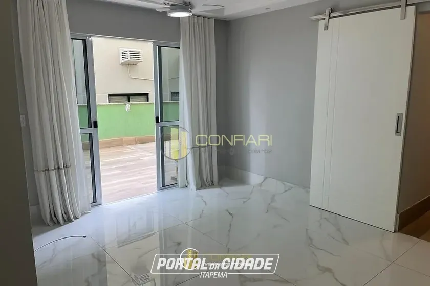Apartamento &agrave; venda - 235m&sup2; - Meia Praia
